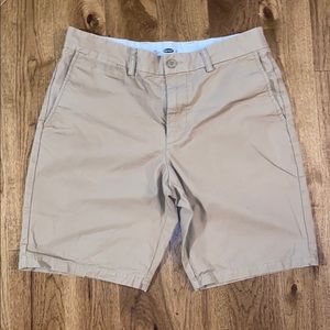 Old Navy Men’s slim khaki shirt. Waist 33